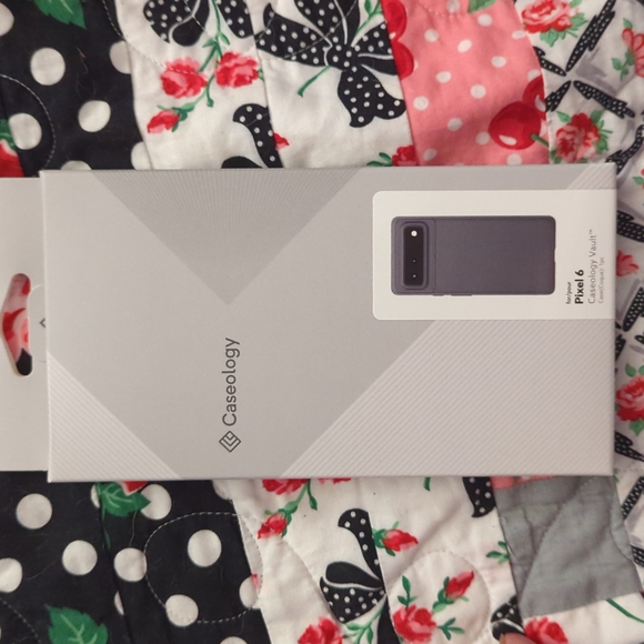 NIB Pixel 6 case by Caseology - Picture 1 of 2